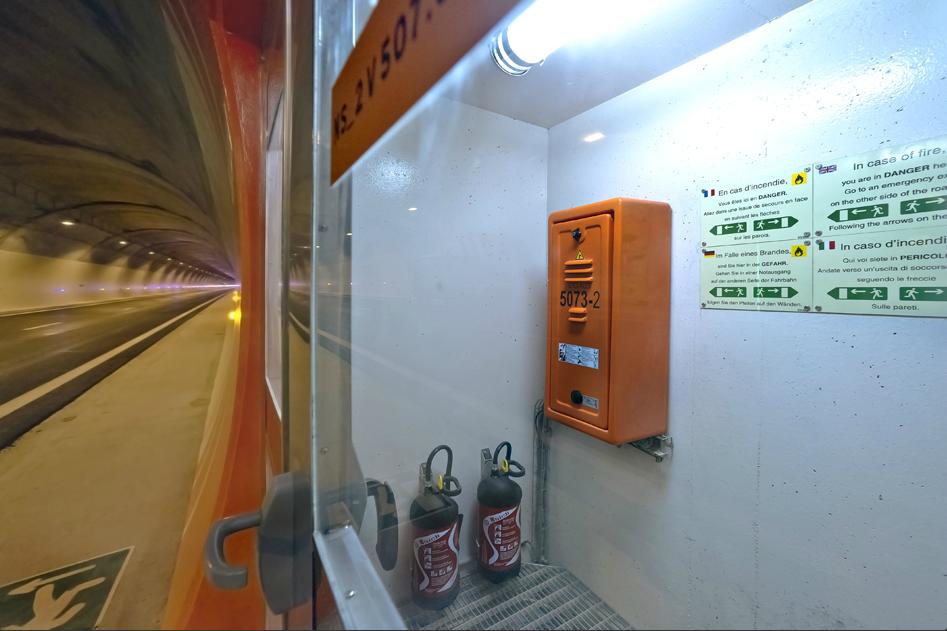 Figura 1: Extintores manuales en una estación de emergencia